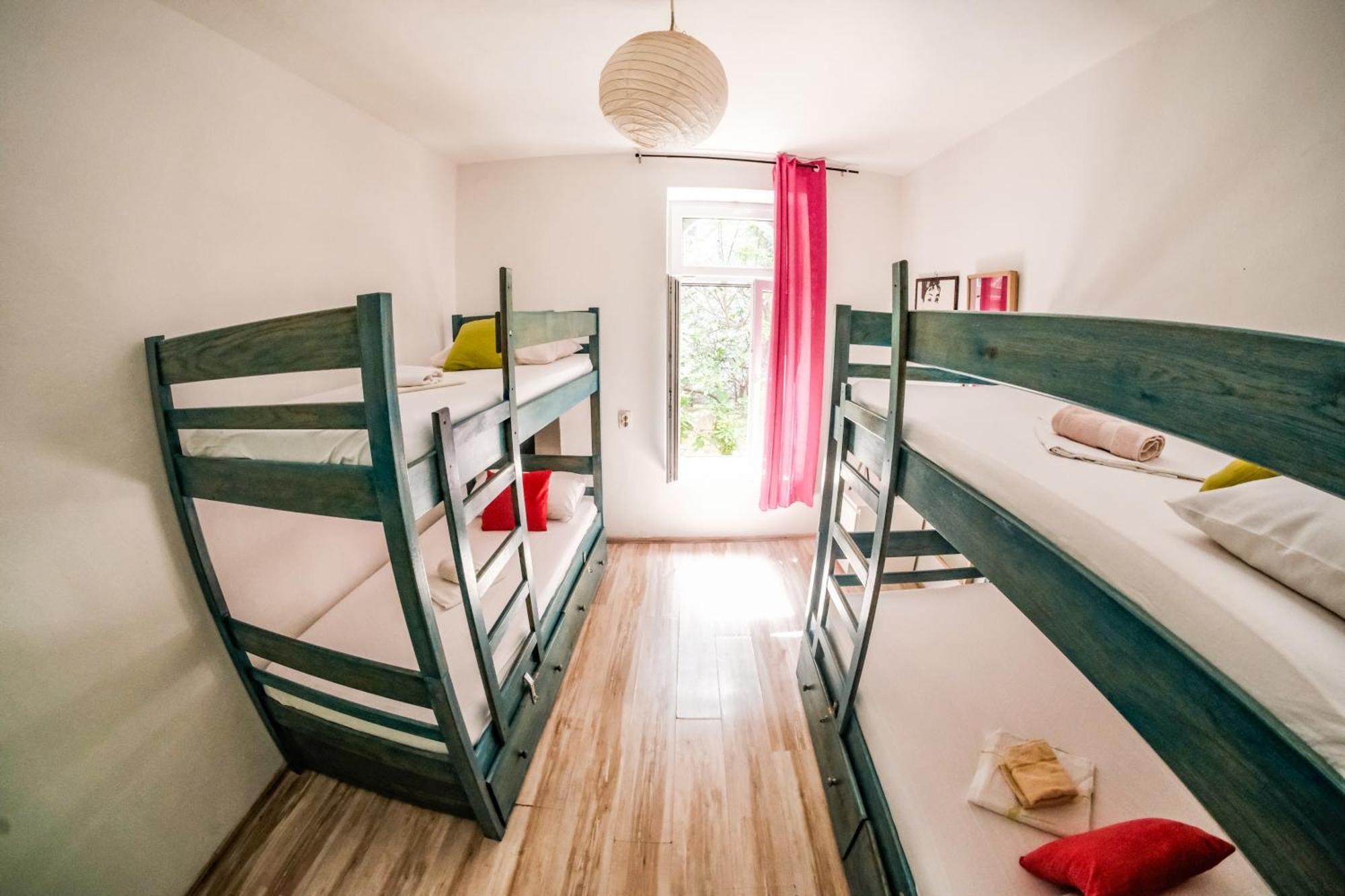 White Rabbit Hostel Hvar Town Exteriér fotografie