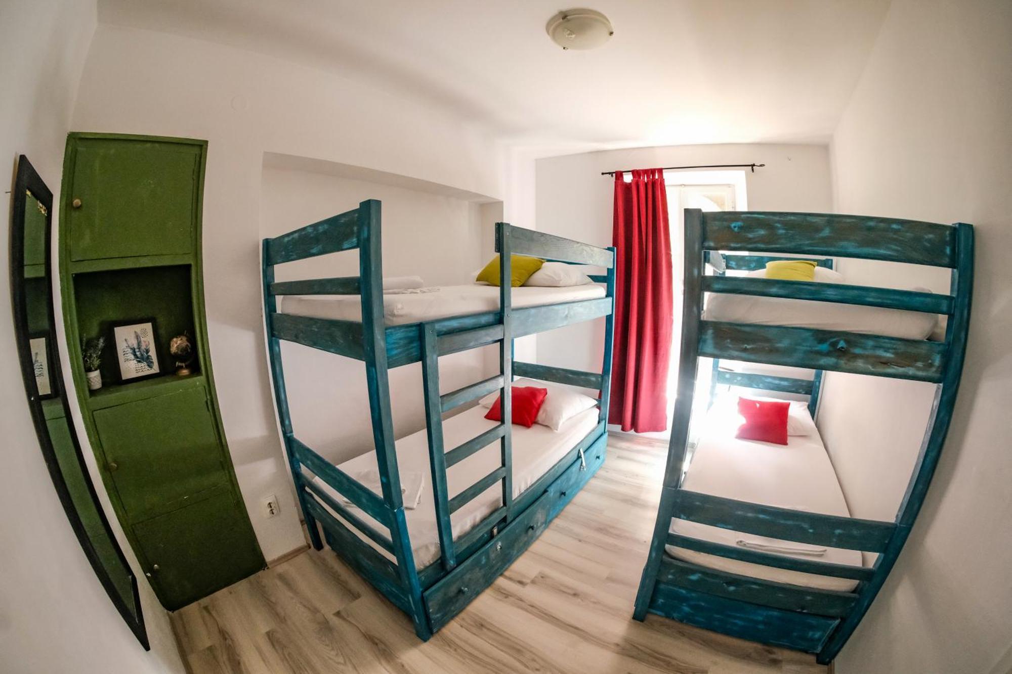 White Rabbit Hostel Hvar Town Exteriér fotografie