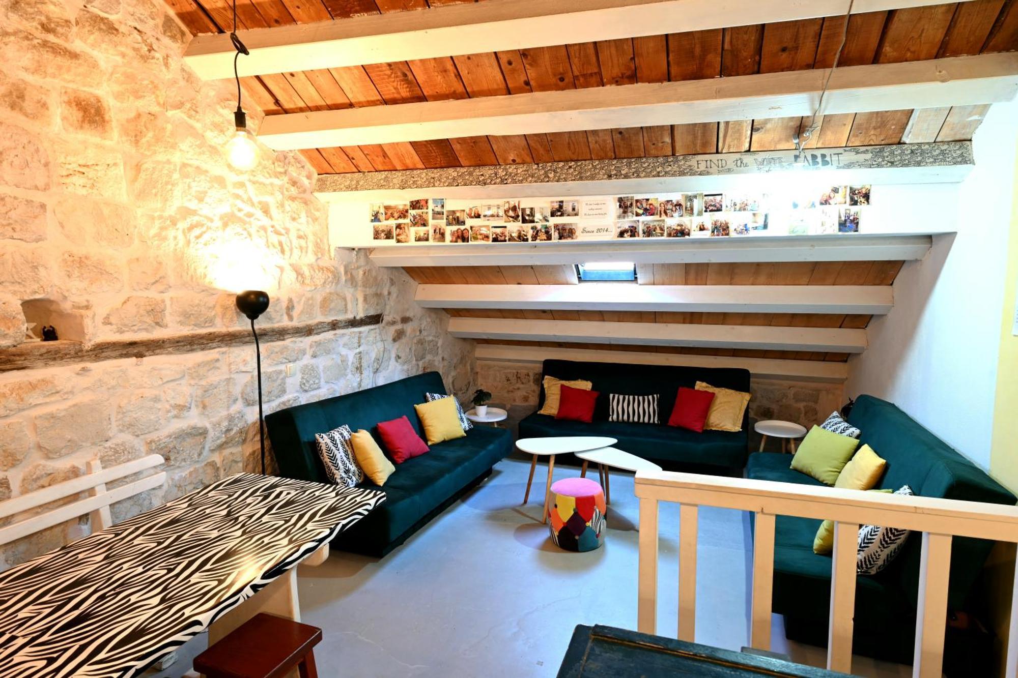 White Rabbit Hostel Hvar Town Exteriér fotografie