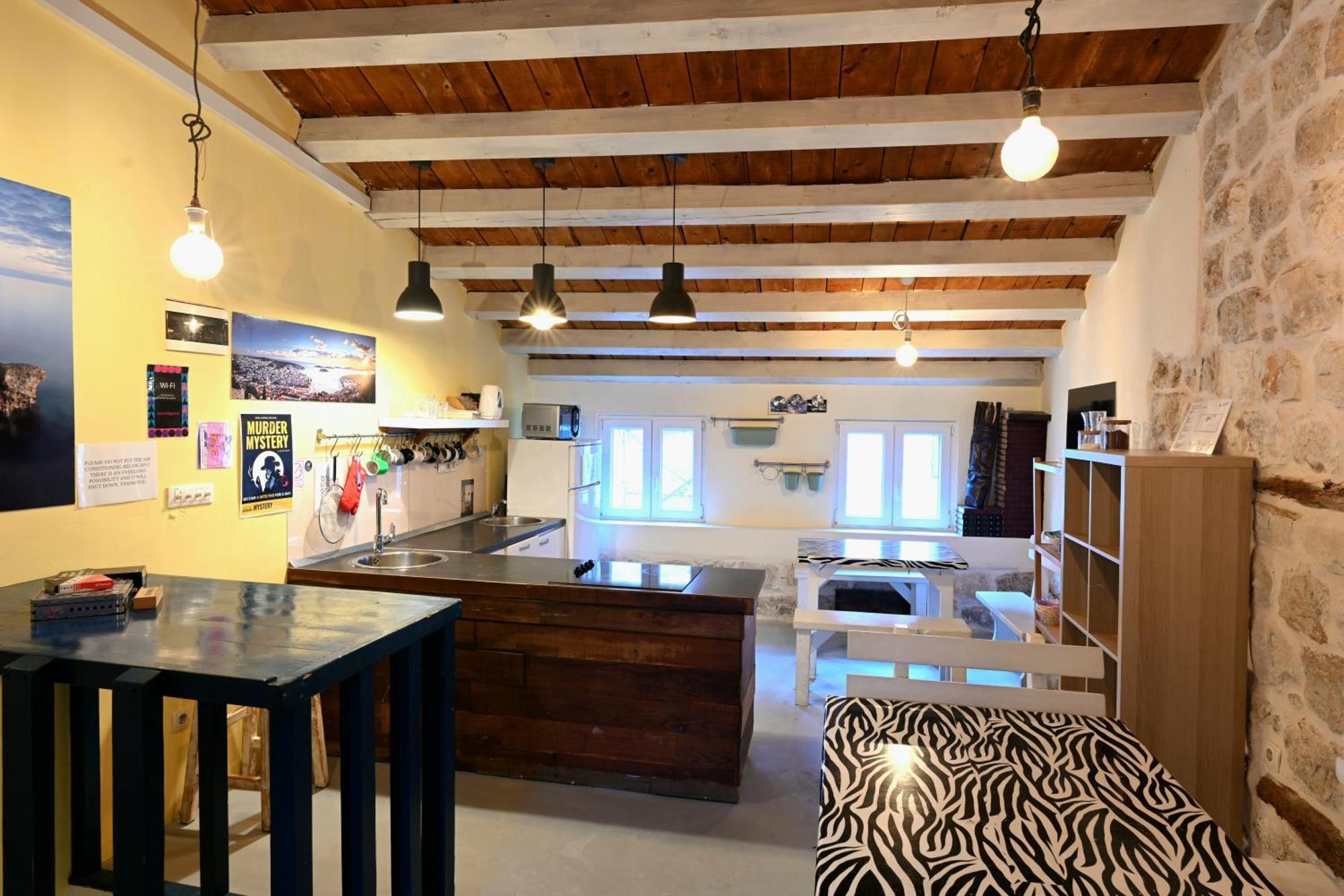 White Rabbit Hostel Hvar Town Exteriér fotografie