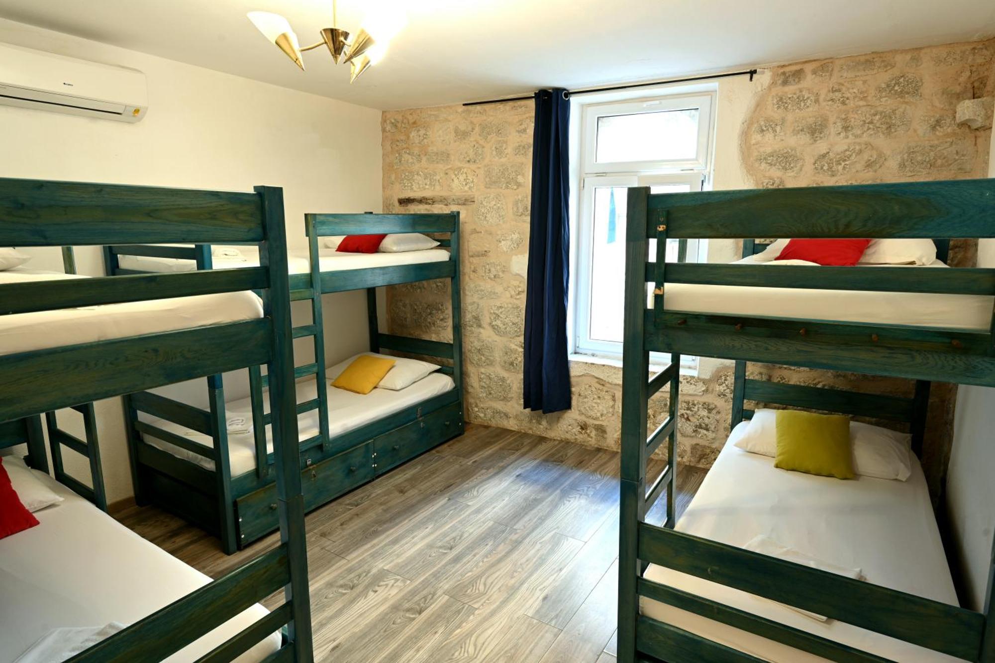 White Rabbit Hostel Hvar Town Exteriér fotografie