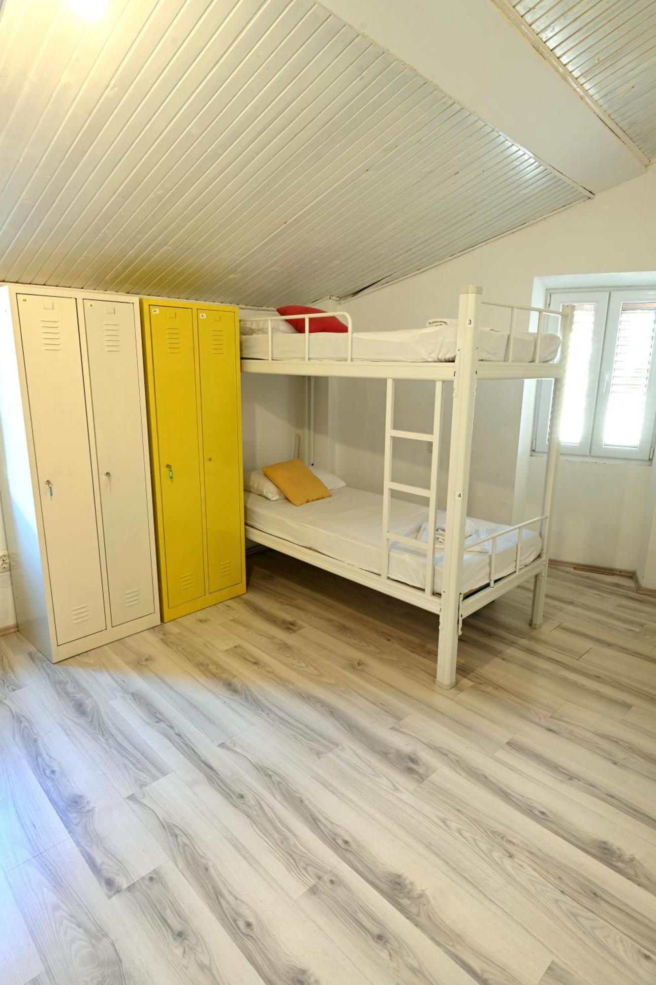 White Rabbit Hostel Hvar Town Exteriér fotografie
