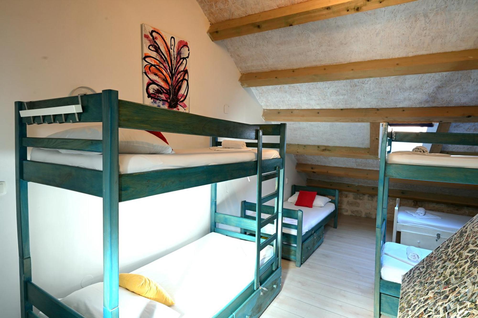 White Rabbit Hostel Hvar Town Exteriér fotografie